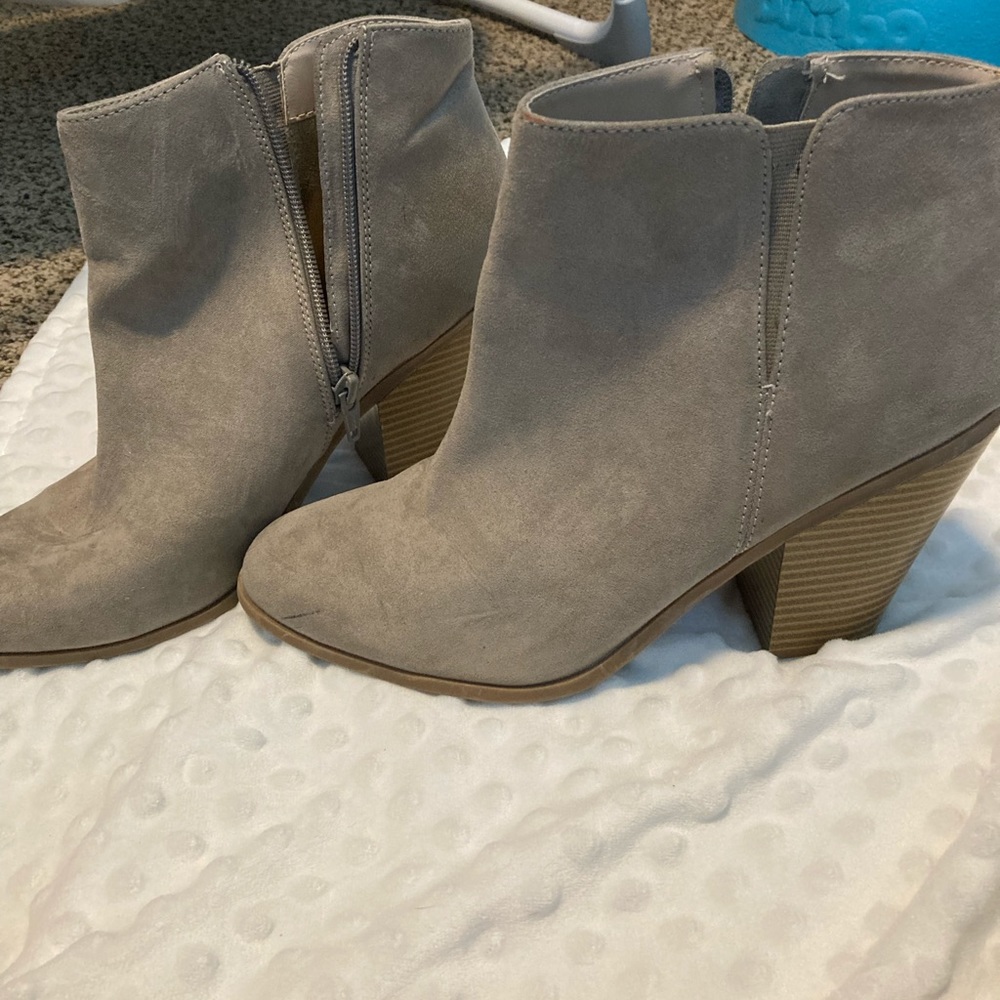 Heel boots